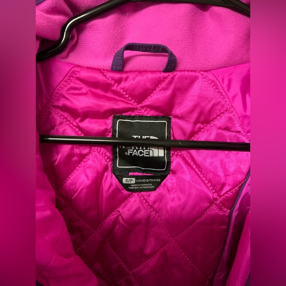 The North Face Women's Purple and Pink Ski Jacket - Picture 6 of 6
